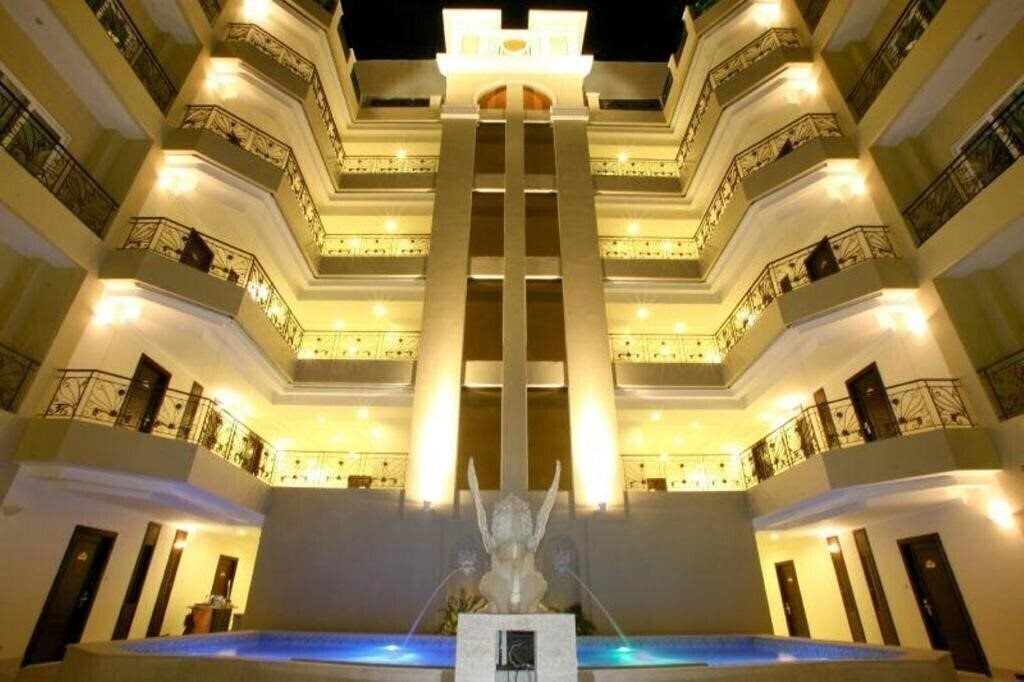 Готель LK Renaissance 3*