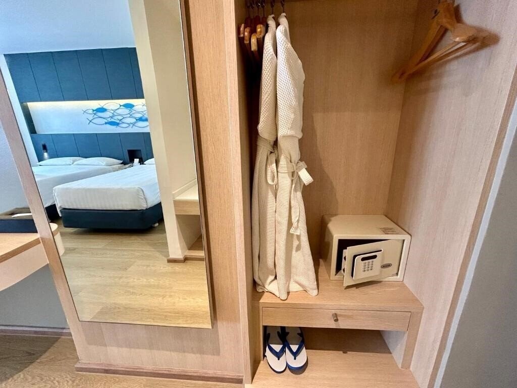 Панорама Jomtien Palm Beach Hotel & Resort 4*