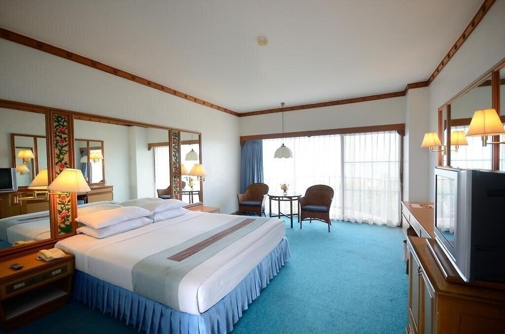 Вид The Montien Hotel 4*