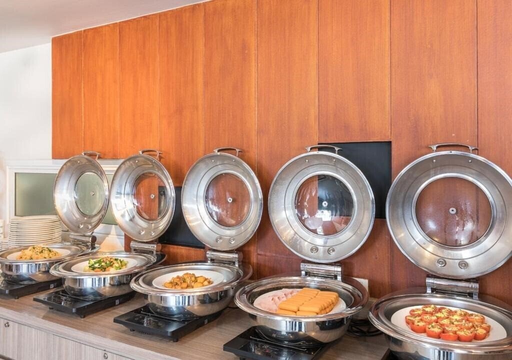 Территория Travelodge Pattaya 3*