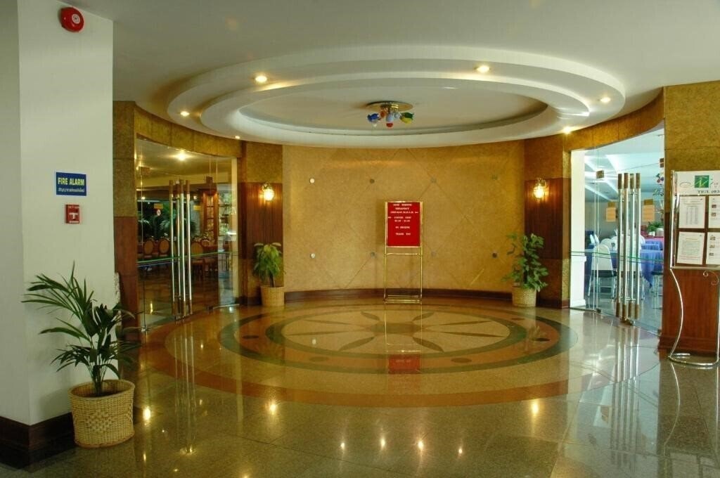 Территория Camelot Hotel 3*