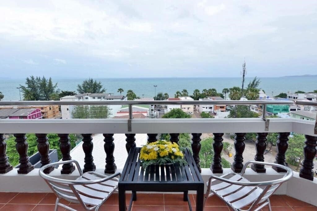 Панорама Jomtien Thani Hotel 3*