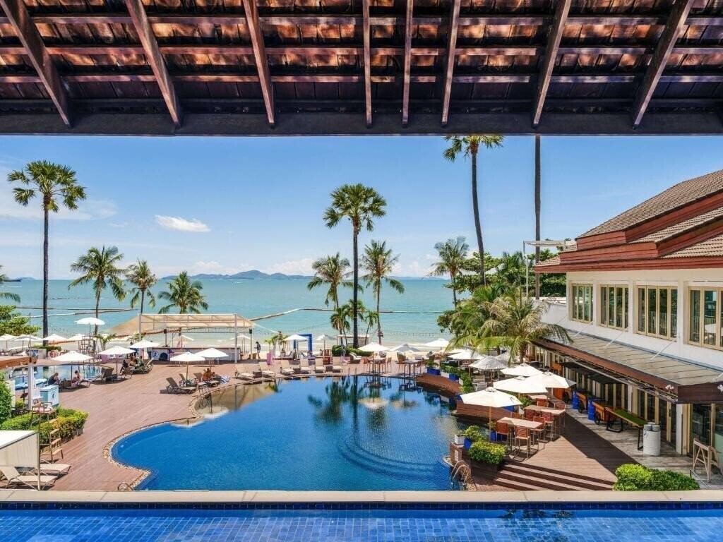 Вид Pullman Pattaya Hotel G (ex. Pullman Pattaya Aisawan) 5*