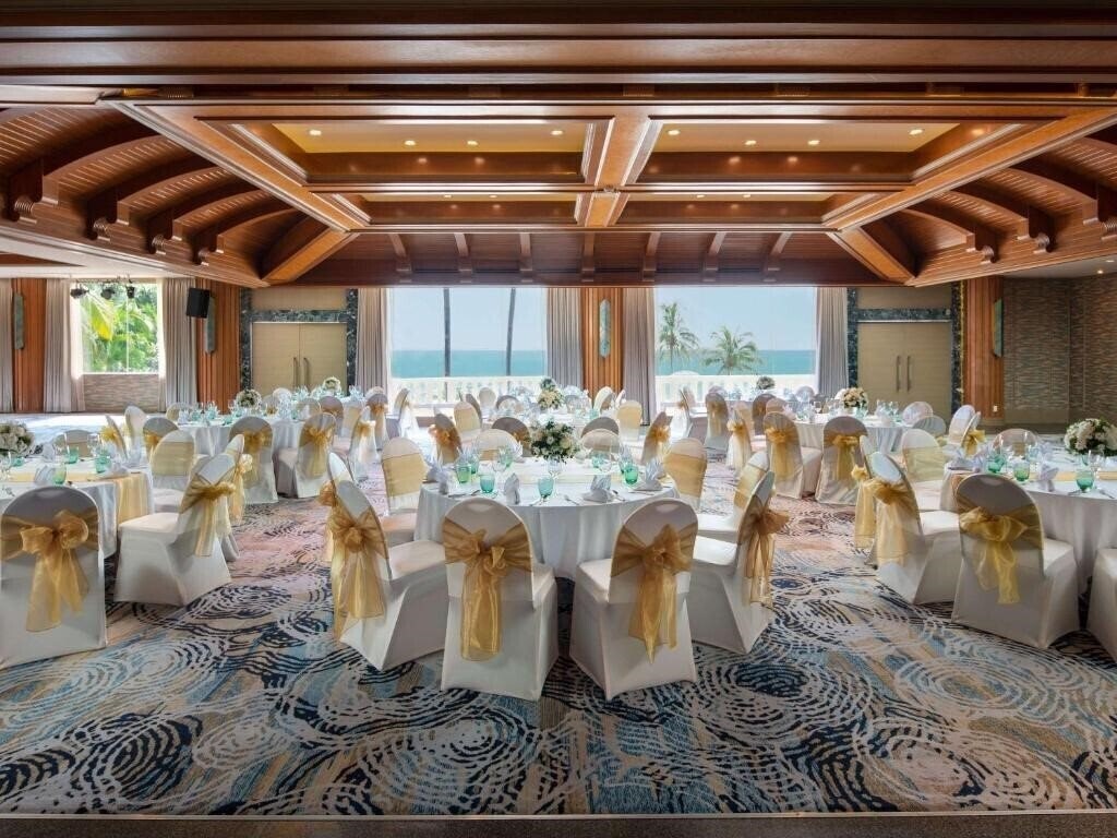 Территория Pullman Pattaya Hotel G (ex. Pullman Pattaya Aisawan) 5*