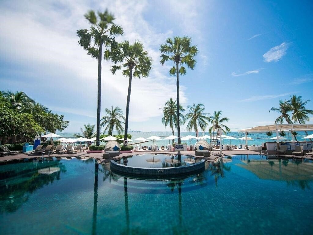 Апартаменты Pullman Pattaya Hotel G (ex. Pullman Pattaya Aisawan) 5*