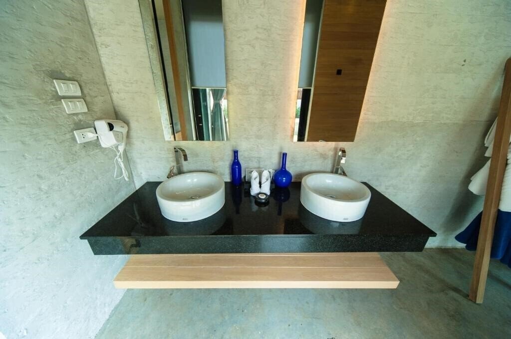 Вид Sea Two Pool Villa Resort 4*