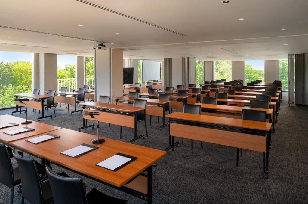 Апартаменти Cross Pattaya Pratamnak 5*