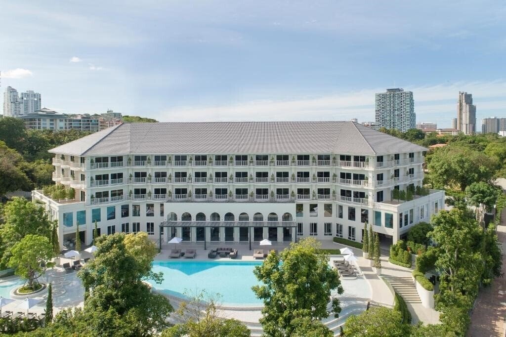 Панорама Cross Pattaya Pratamnak 5*