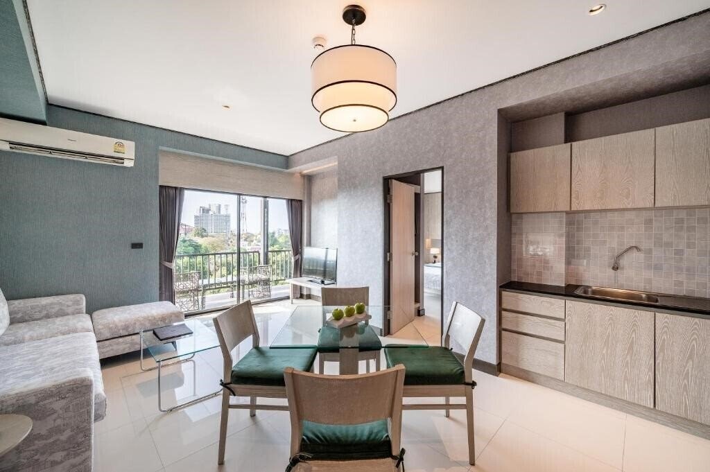 Панорама Manhattan Pattaya Hotel 4*