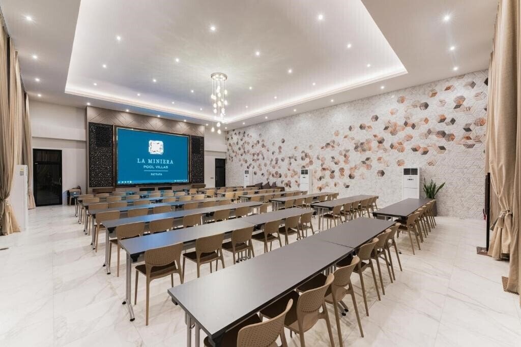 Територія La Miniera Pool Villa Pattaya 5*