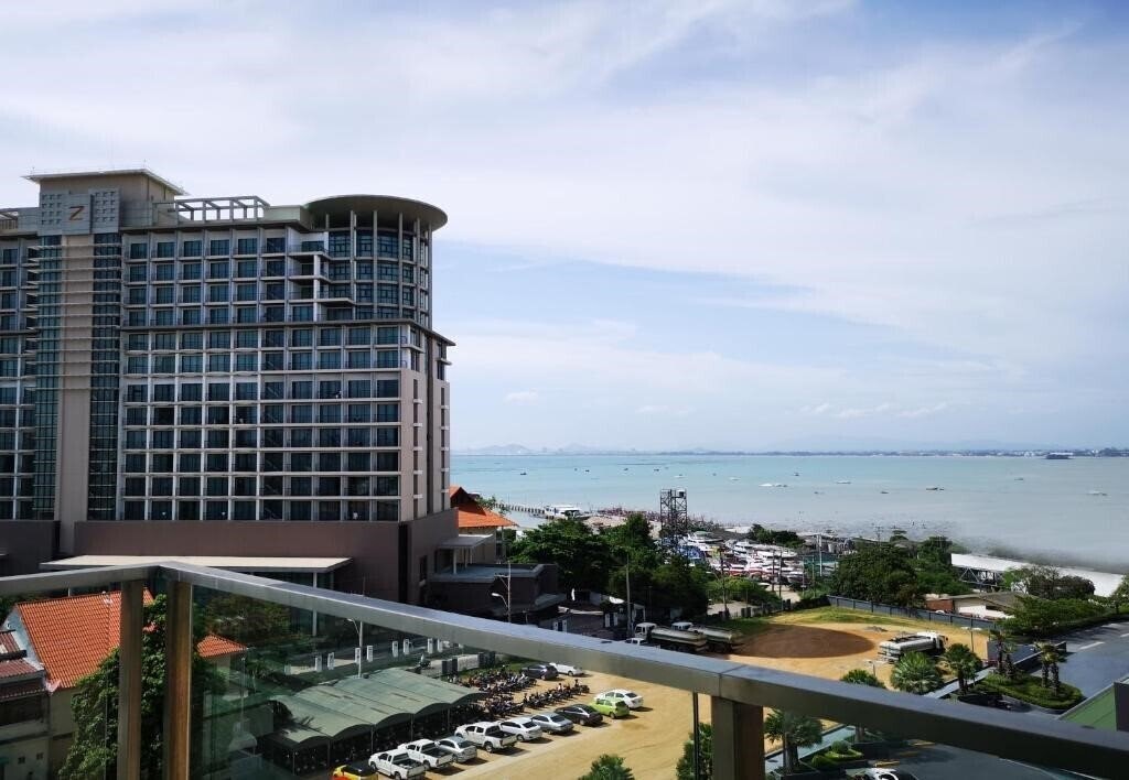 Вид Tsix5 Quarter 4*