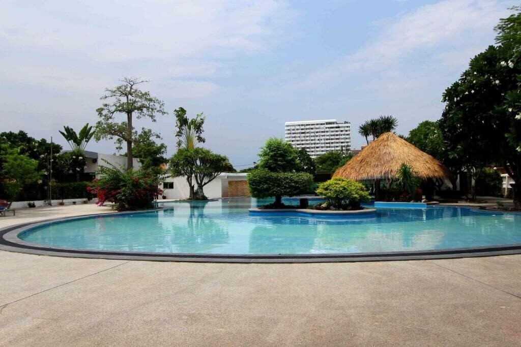 Территория Coco Beach Hotel Jomtien Pattaya 4*
