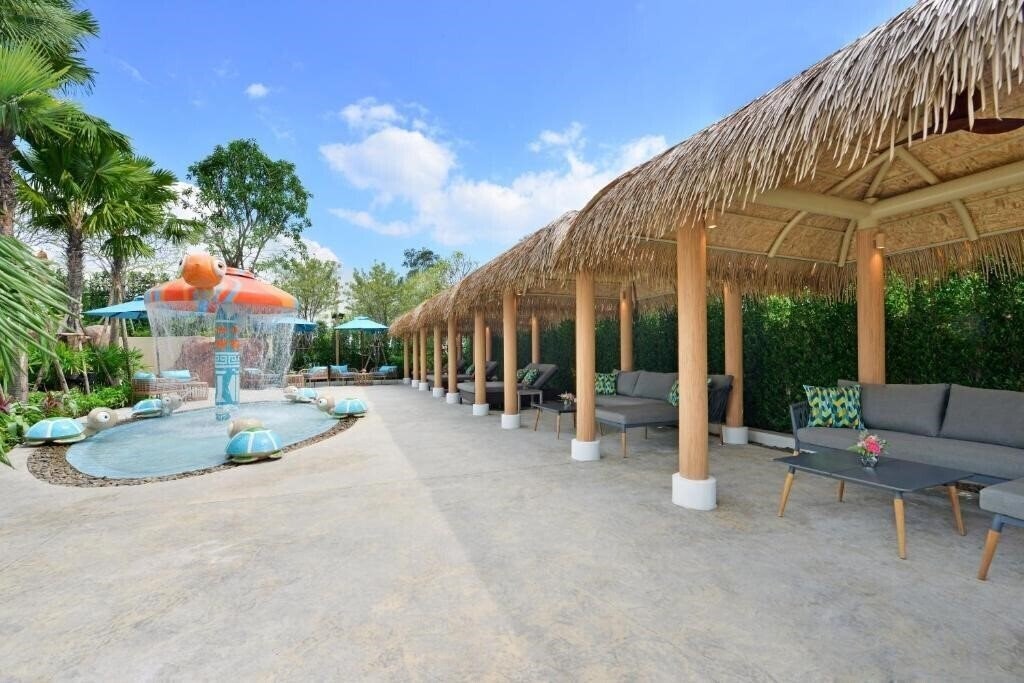 Панорама Centre Point Prime Hotel Pattaya 5*