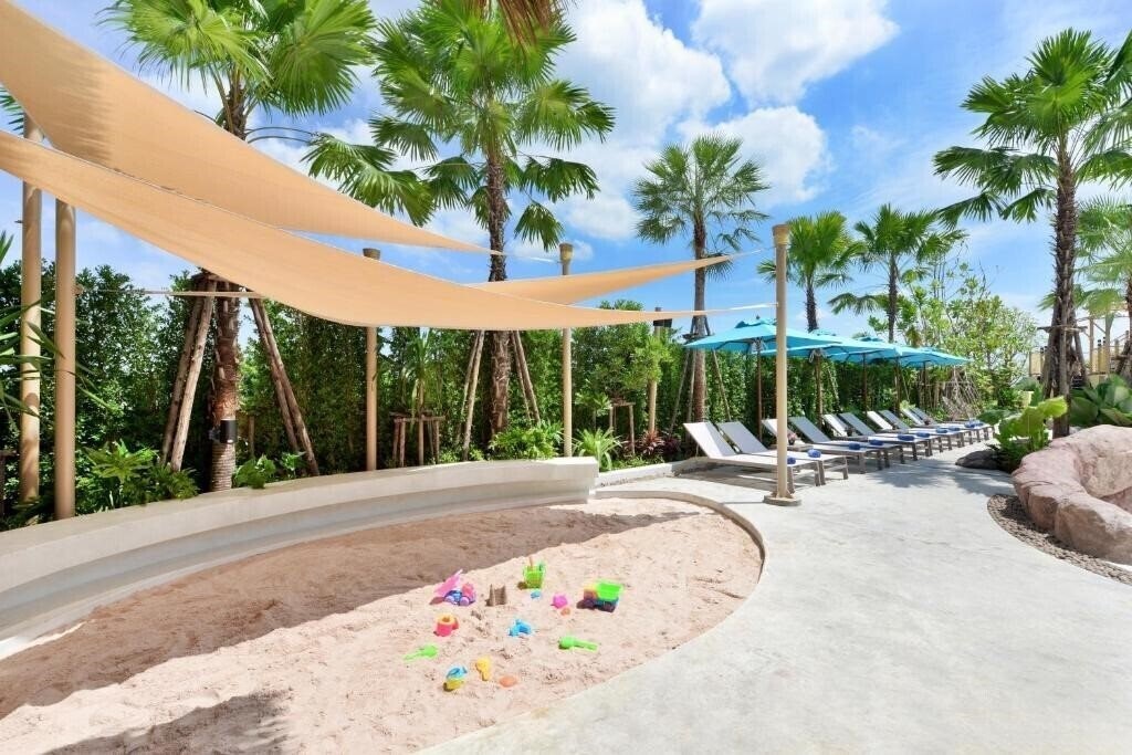 Вид Centre Point Prime Hotel Pattaya 5*