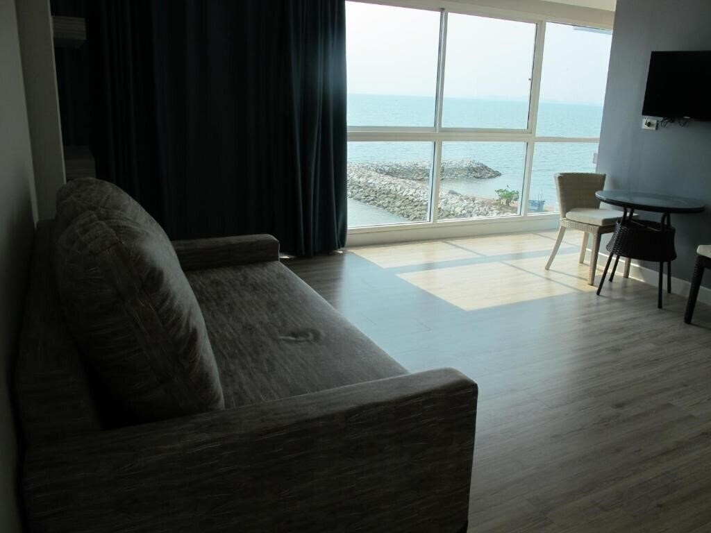 Апартаменты Nantra Pattaya Baan Ampoe Beach 3*