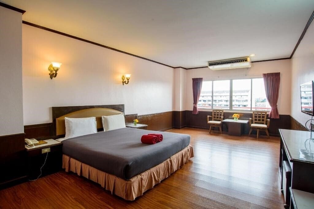 Фото Marine Yensabai Hotel Pattaya 4*