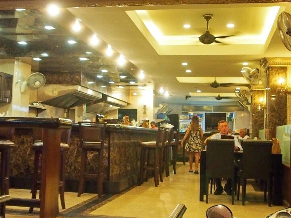 Картинка Maleez Lodge Hotel & Restaurant 3*