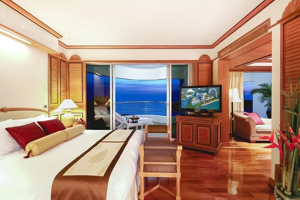 Апартаменти Royal Cliff Grand And SPA 5*