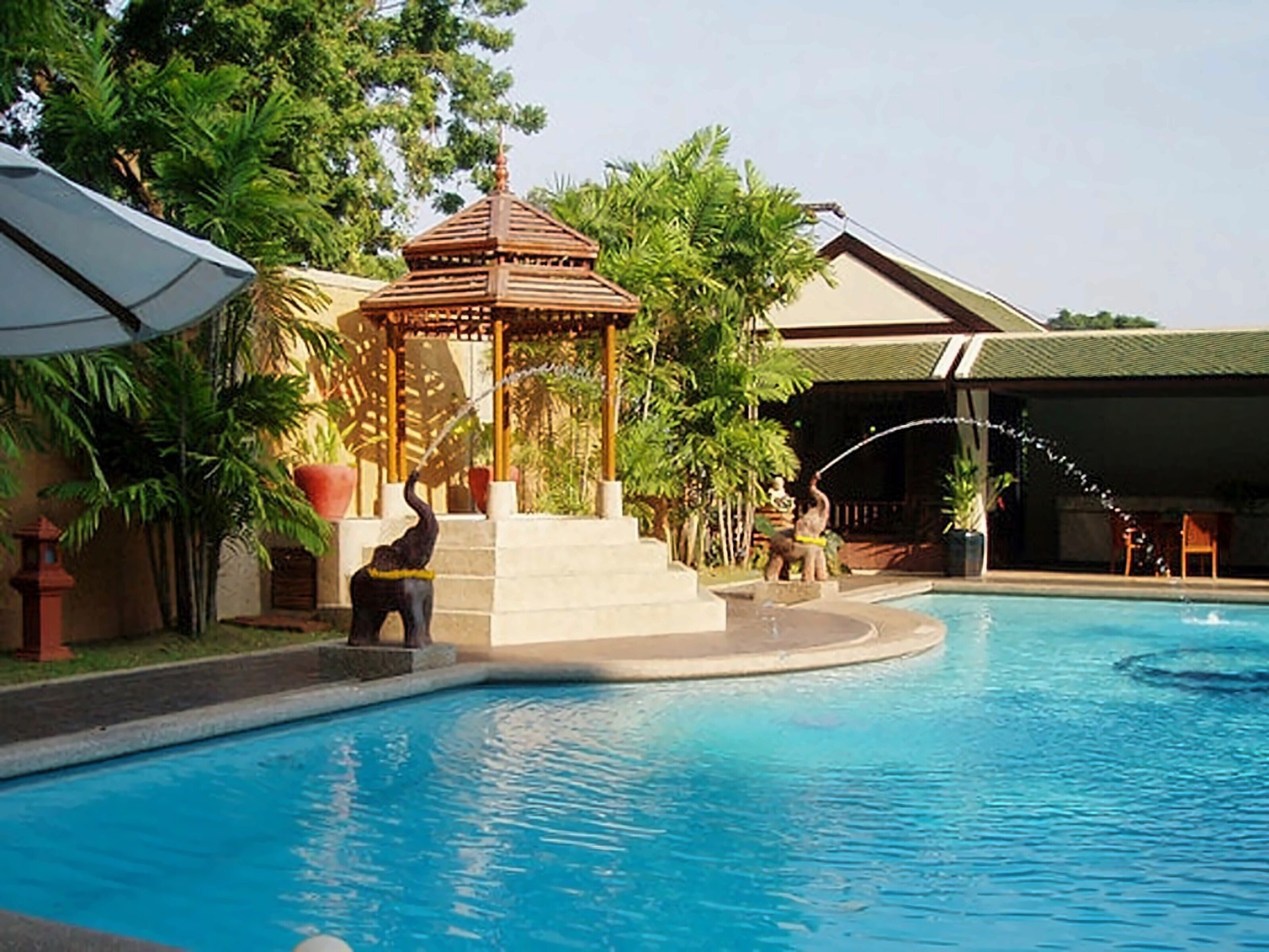 Апартаменти The Bayview Pattaya 4*