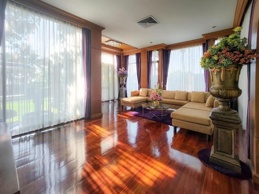 Апартаменти The Sand Beach Resort 5*