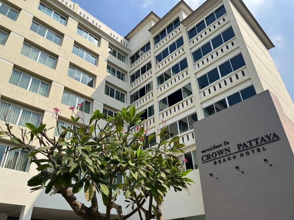 Готель Crown Pattaya Beach Hotel 3*