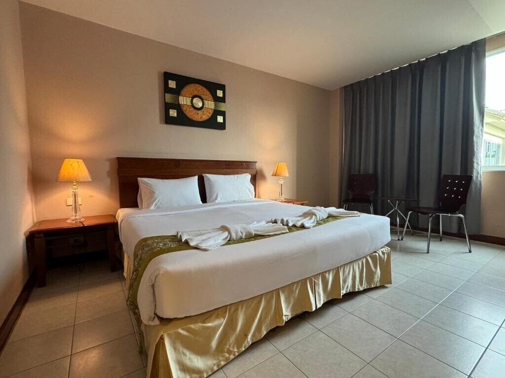 Територія Crown Pattaya Beach Hotel 3*