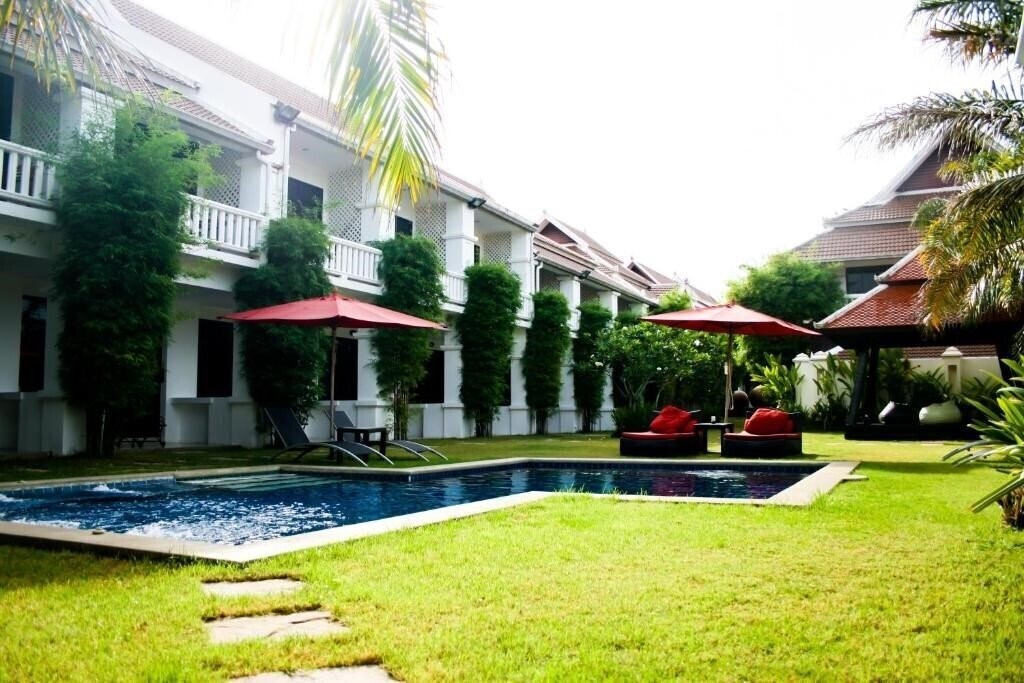 Отель Palm Grove Hotel 4*