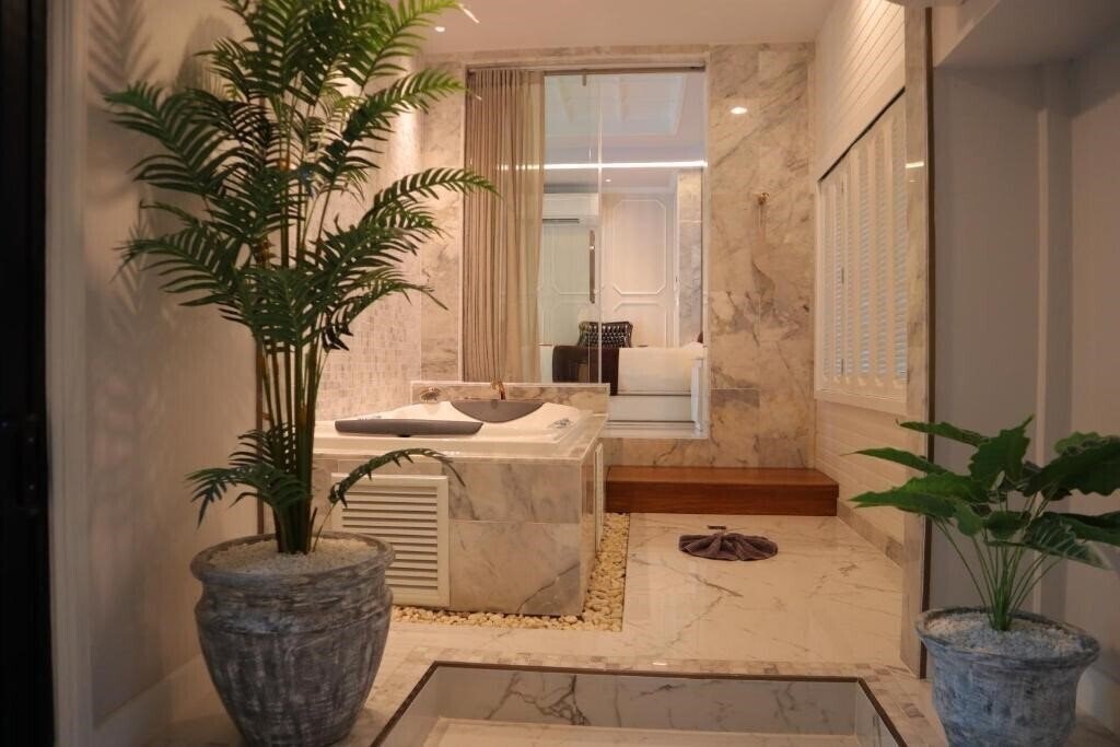 Фото Cocohut Village Beach Resort & Spa 4*