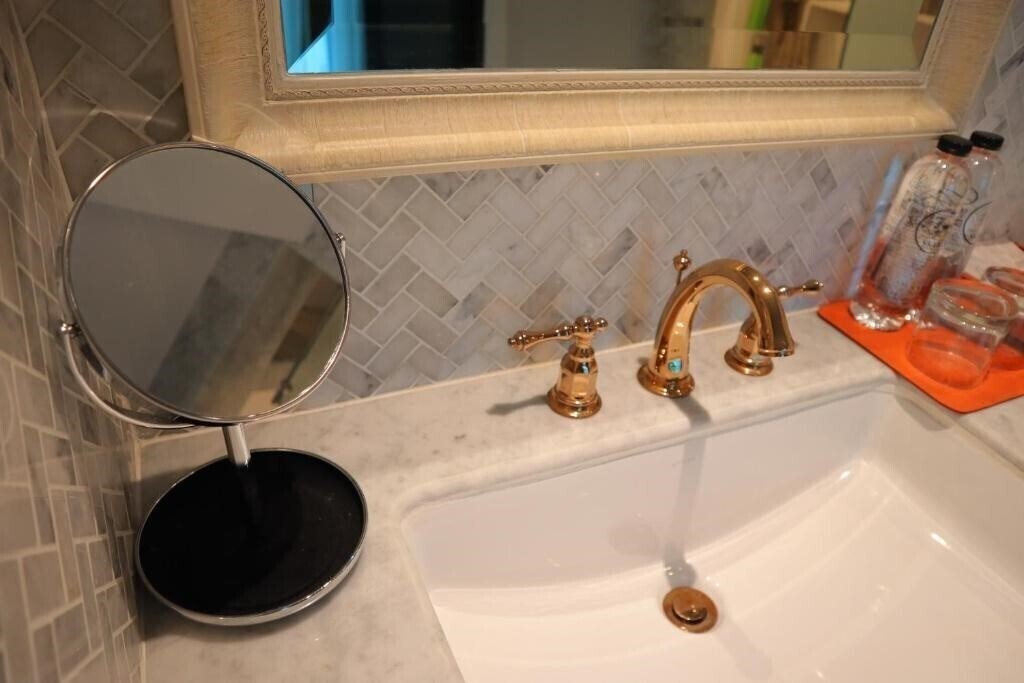 Територія Cocohut Village Beach Resort & Spa 4*