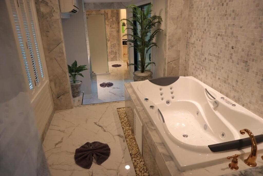 Панорама Cocohut Village Beach Resort & Spa 4*