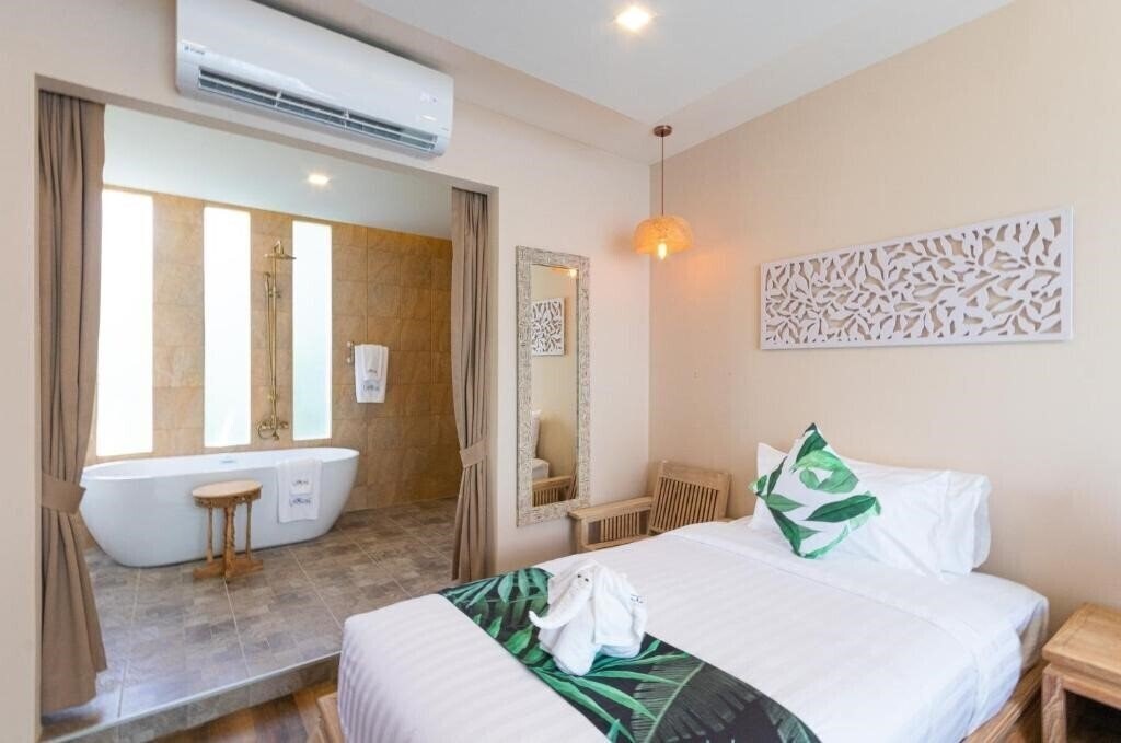 Панорама Vannee Golden Sands Koh Phangan Beachfront Hotel 4*