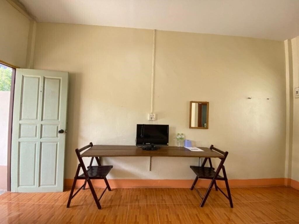 Апартаменти Baan Rim Nam Resort By Zuzu 2*