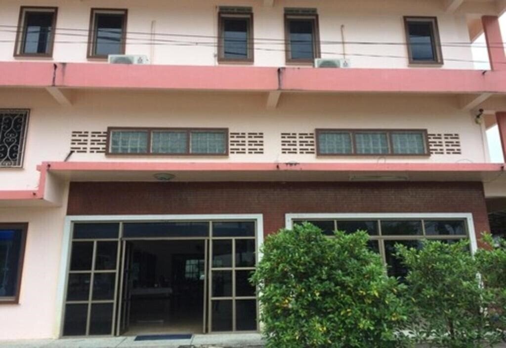 Готель Lukmuang 2 Hotel By Zuzu 2*