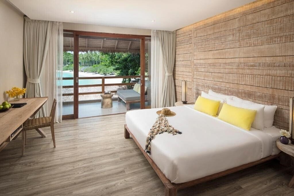 Фото The Beach Club By Haadtien 4*