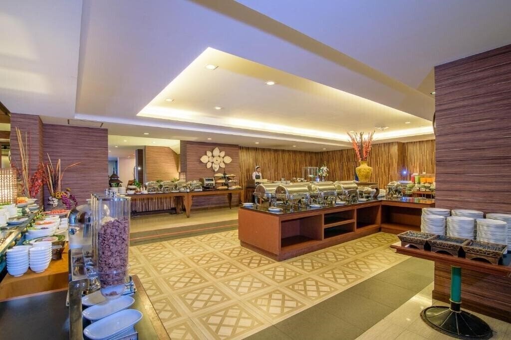 Изображение Golden Beach Cha-Am Hotel 3*