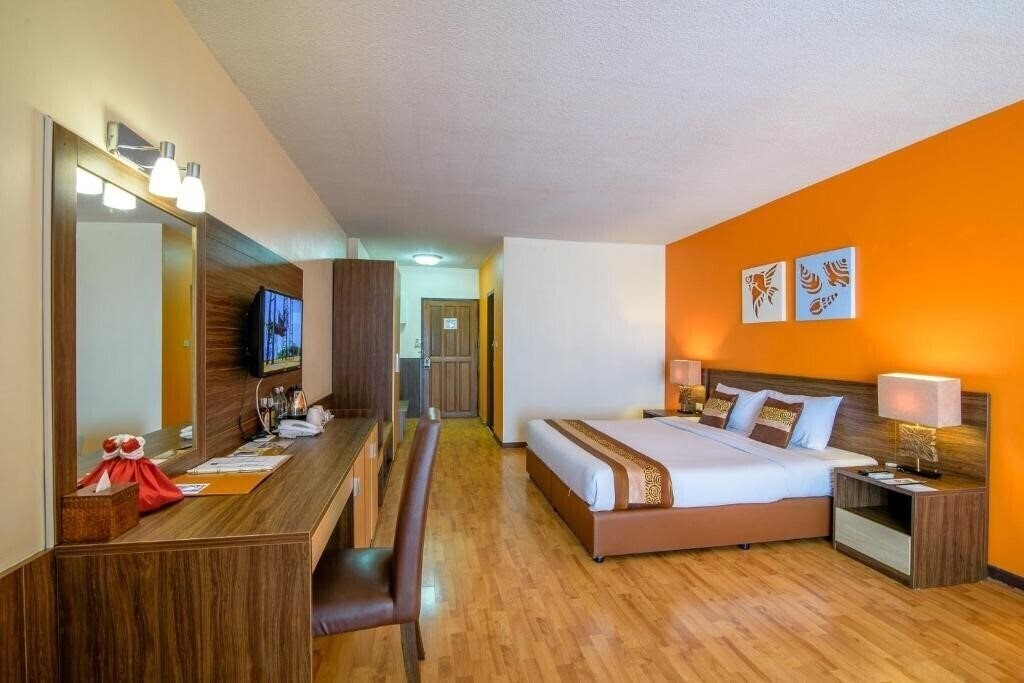 Территория Golden Beach Cha-Am Hotel 3*