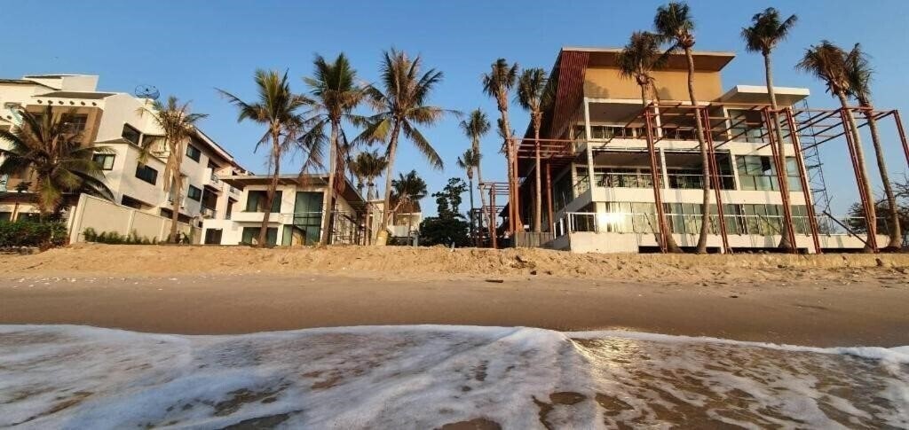 Картинка Eco Cozy Beachfront Resort Chaam 4*