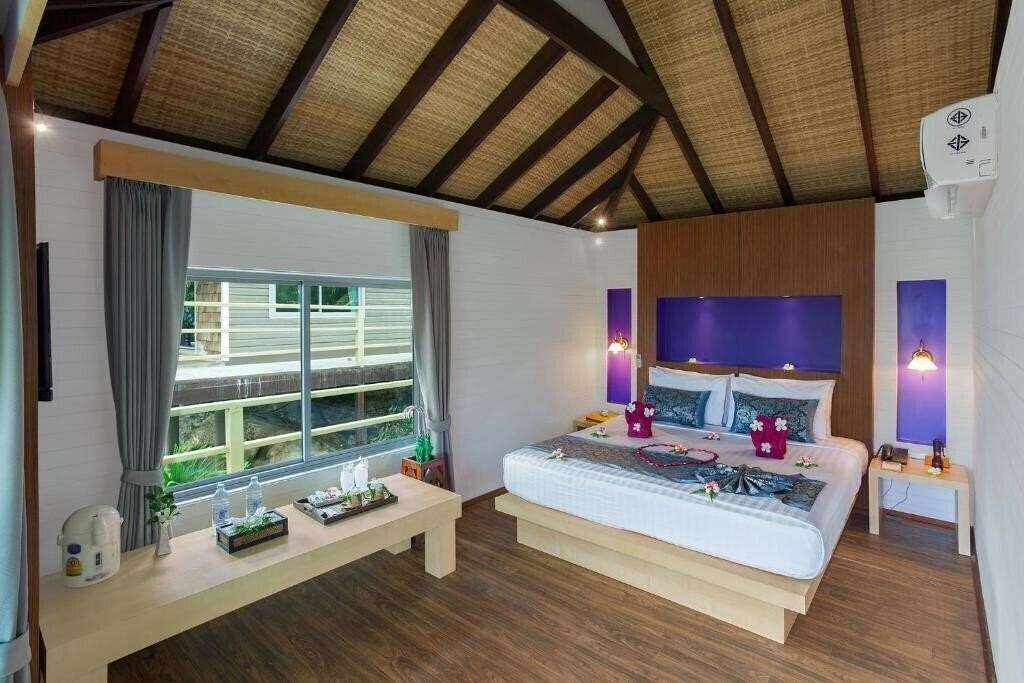 Фото Phi Phi Erawan Palms Resort 3*