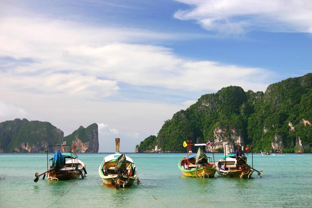 Готель Arayaburi Resort Phi Phi 3*