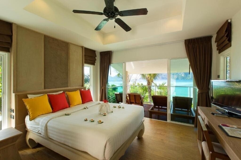 Вид Phi Phi Bayview Resort 3*