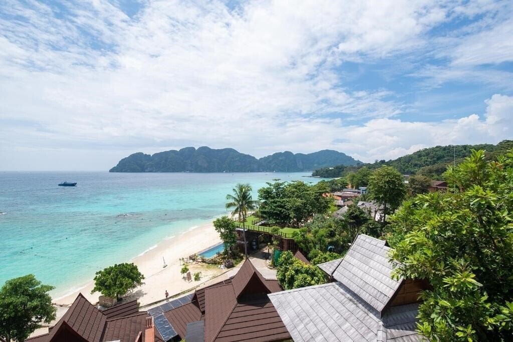 Территория Phi Phi The Beach Resort 3*