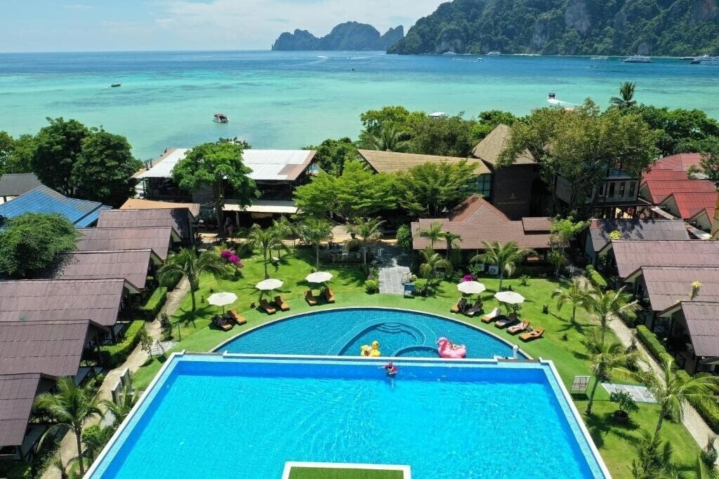 Вид Phi Phi Andaman Legacy Resort 3*