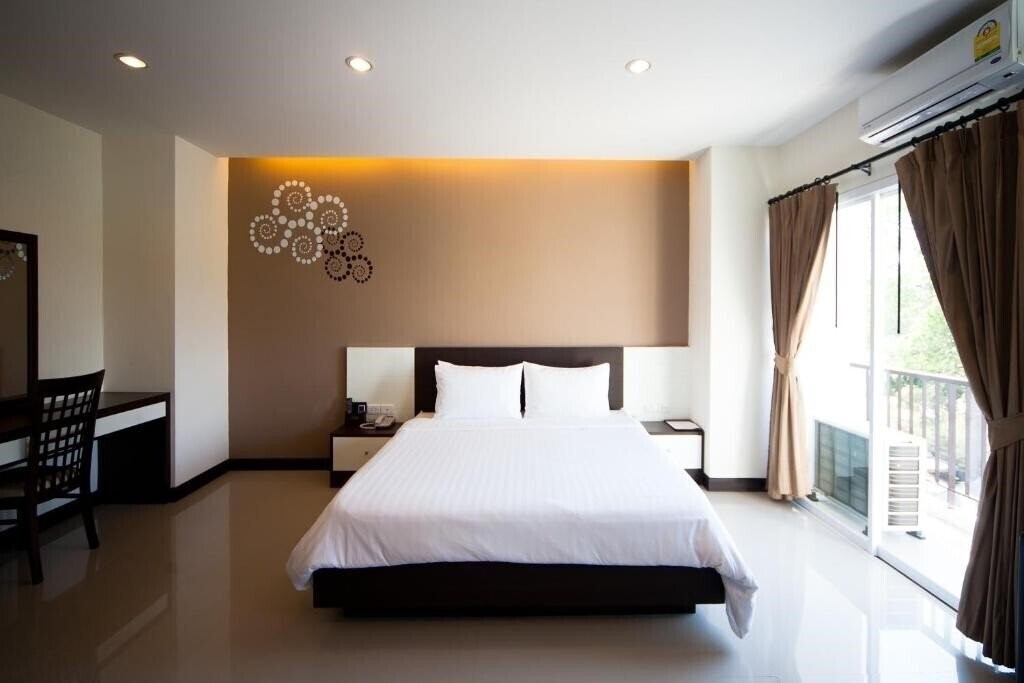 Изображение Phavina Hotel Rayong (ex. Phavina Serviced Residence, Phavina Hotel Rayong Sha Extra Plus by Zuzu) 3*