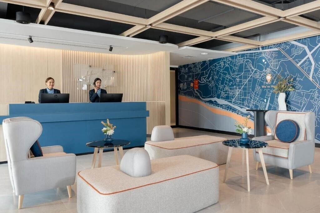 Территория Holiday Inn Express Rayong 3*