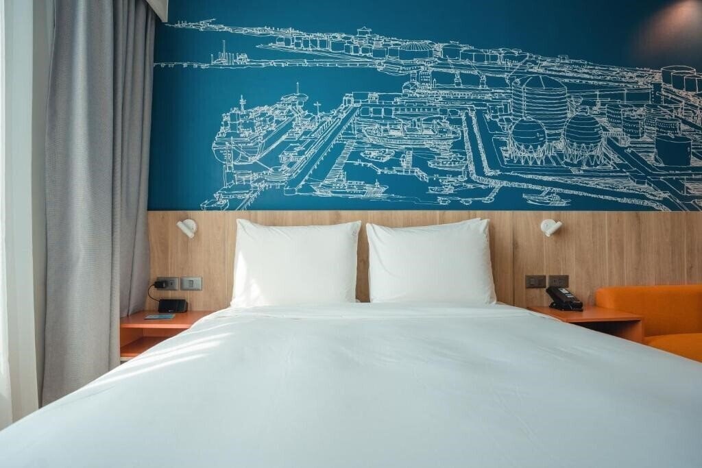 Панорама Holiday Inn Express Rayong 3*