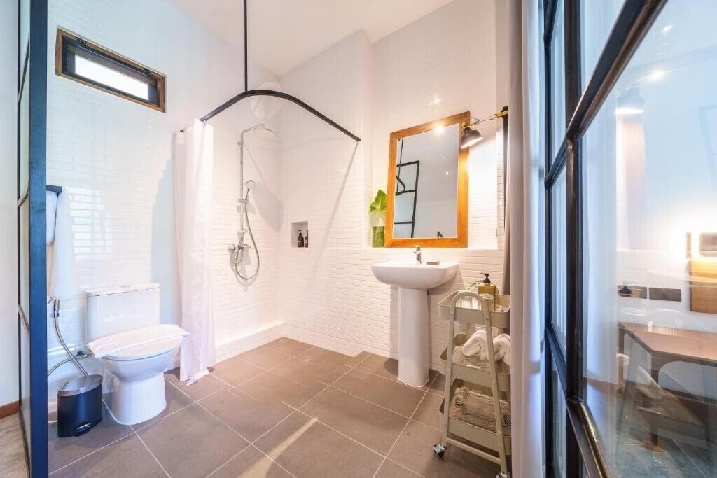 Апартаменти Baan Ploy Sea 3*