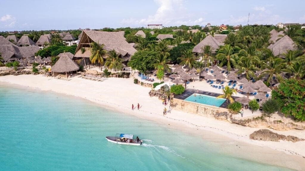 Территория My Blue Nungwi Beach Resort 4*