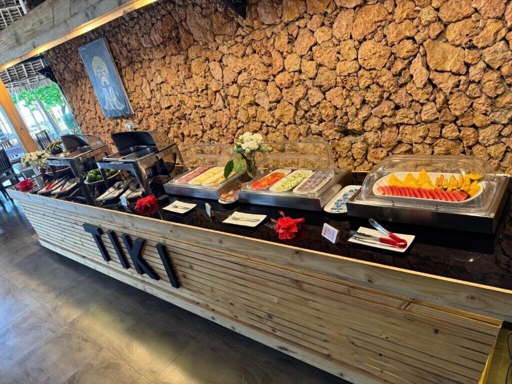 Апартаменты Tiki Beach Club & Resort 4*