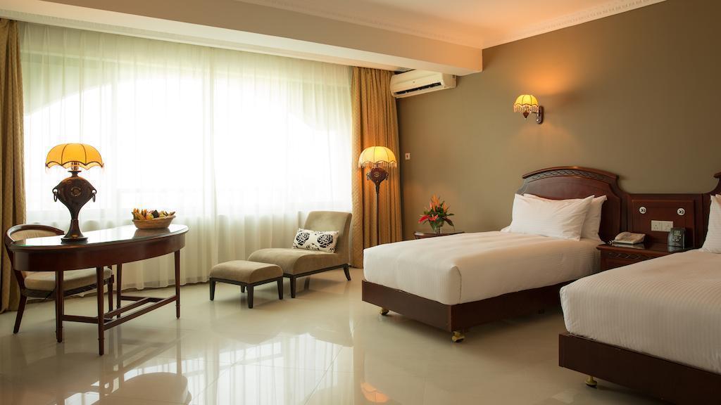 Территория Double Tree By Hilton Dar Es Salaam 4*