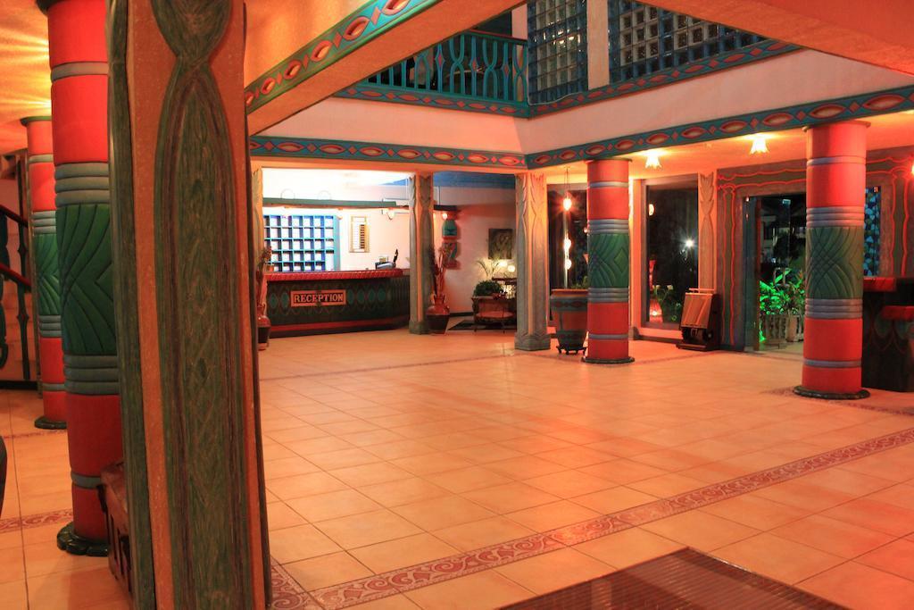 Фото Beachcomber Hotel Resort 3*